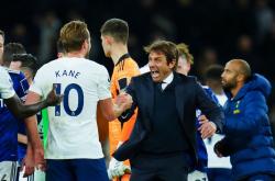 爱游戏体育-关于战术调整未果，球队连败，面临危机的信息