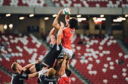 AYX体育赛事-逆转与接管，范弗利特欧冠神话与北京队翻盘广东的启示