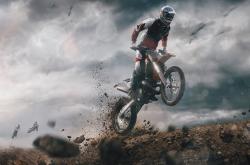 爱游戏中国-NBA季后赛之夜，拉什福德连续得分拉开差距，跨界传奇的篮球想象