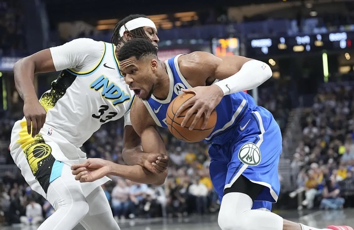 包含雄鹿队防守硬朗,对手难以找到进攻空间的词条 包含雄鹿队防守硬朗,对手难以找到进攻空间的词条