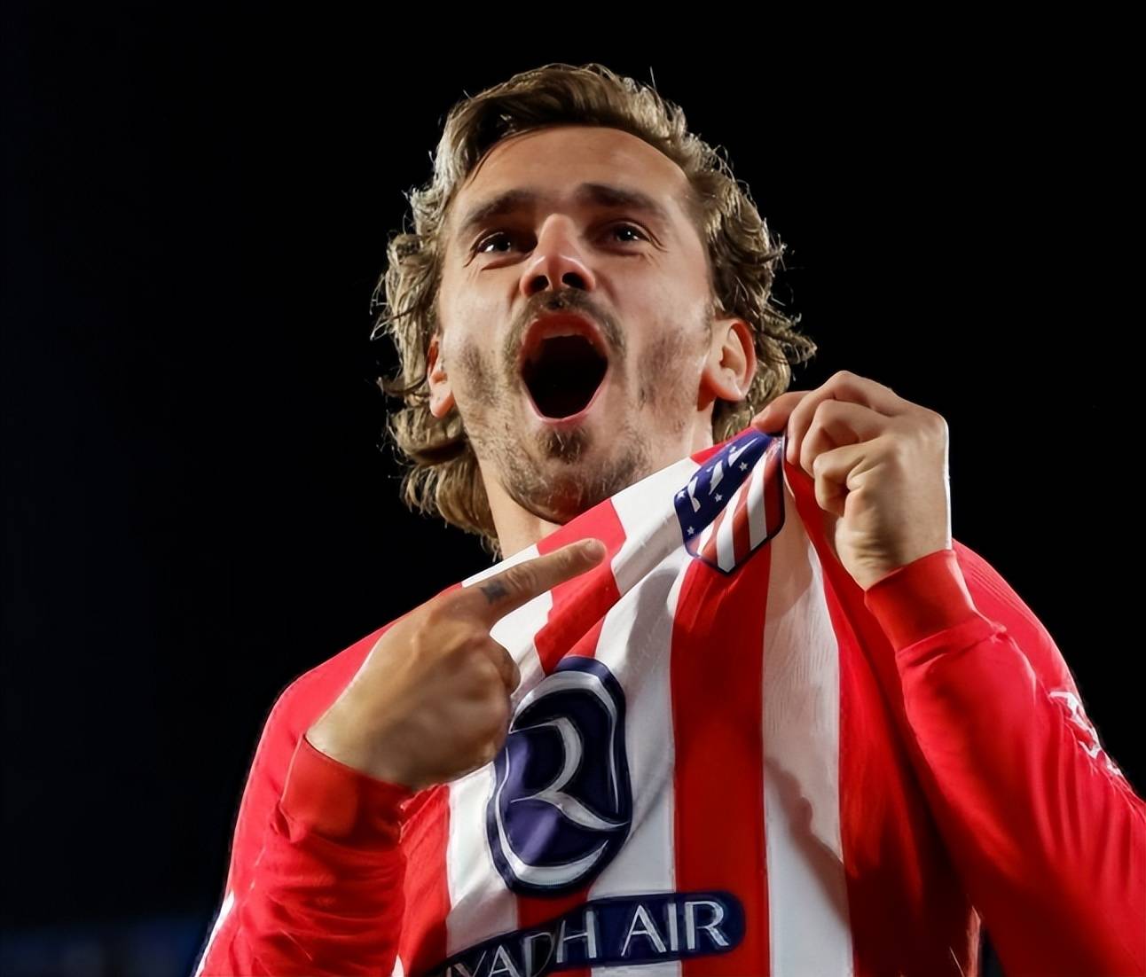 足球明星再度闪耀，绝杀瞬间令人惊艳的简单介绍