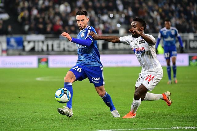 关于瓦朗谢纳遭遇败绩,积分落后的信息 关于瓦朗谢纳遭遇败绩,积分落后的信息