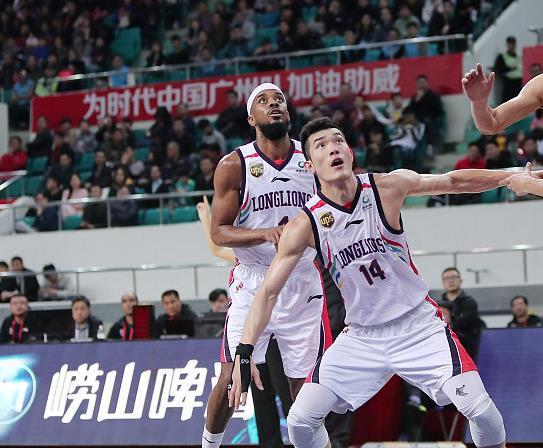 上海击败四川，致力保持稳定战绩