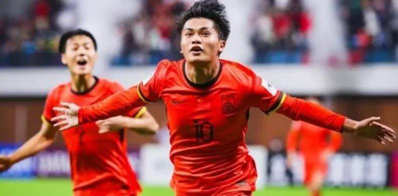 战绩卓越的球员备战下场比赛，瞄准胜利的简单介绍