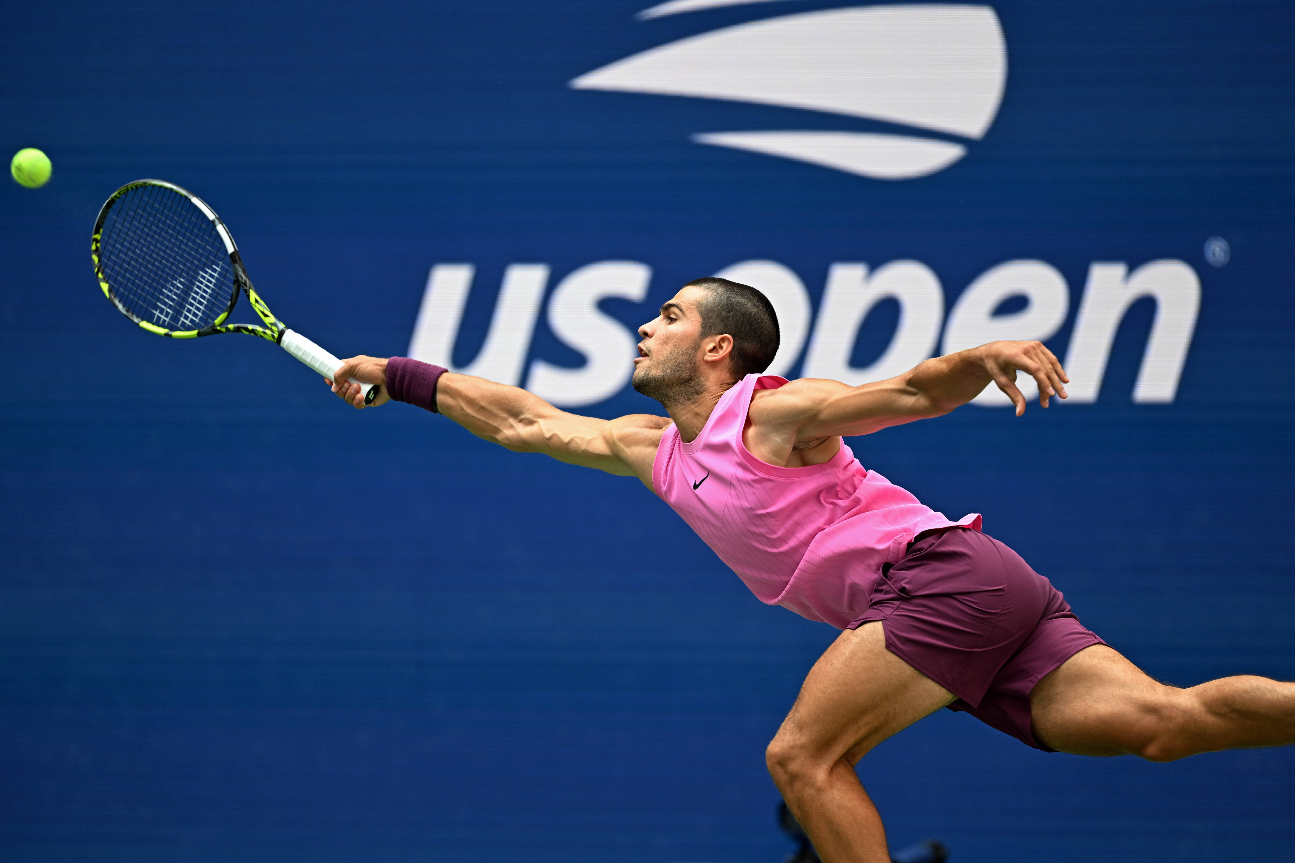 西班牙网球队险胜意大利网球队，阿尔卡拉斯惊艳世界的简单介绍