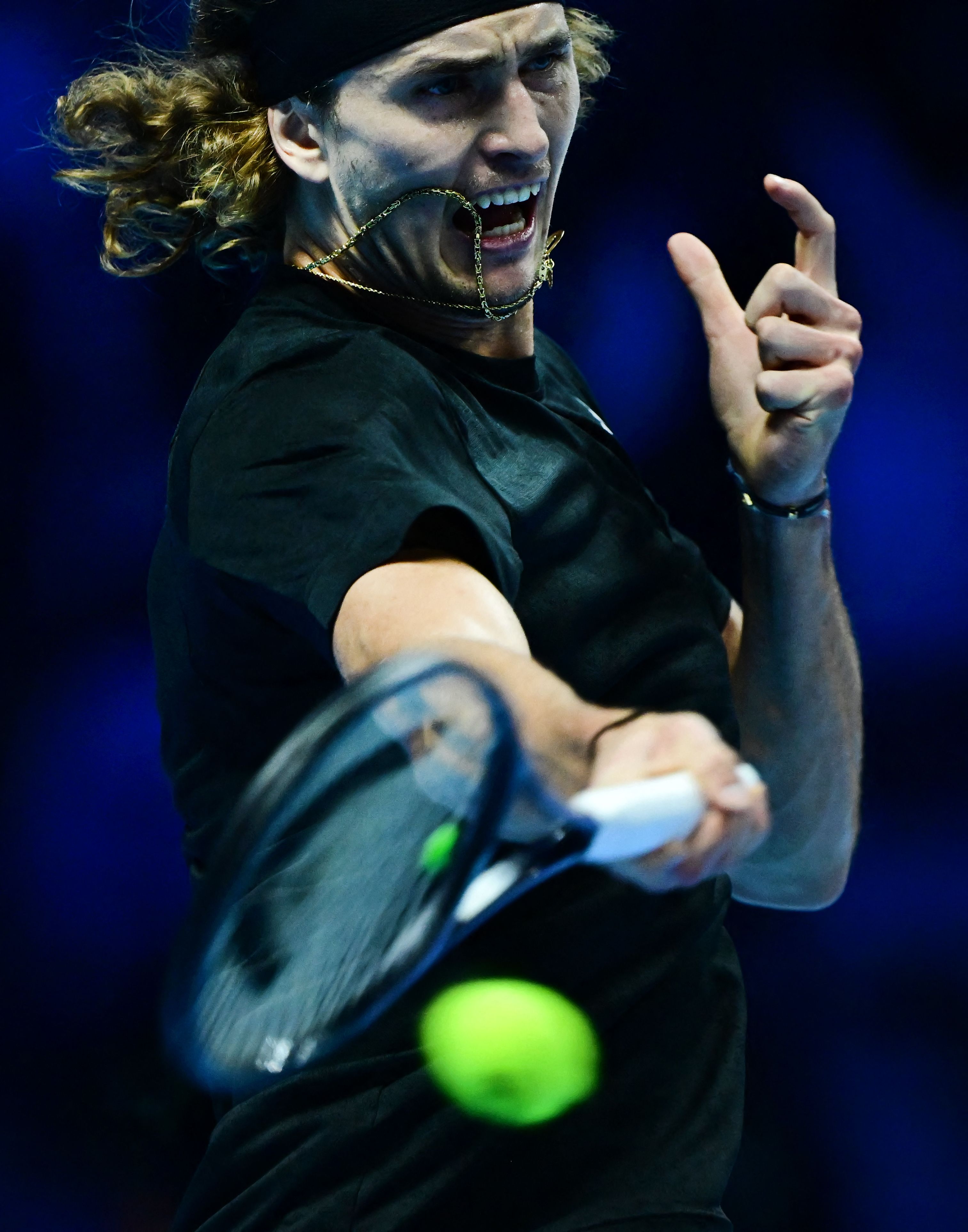 法国网球队力克意大利网球队，梅德韦杰夫关键制胜的简单介绍