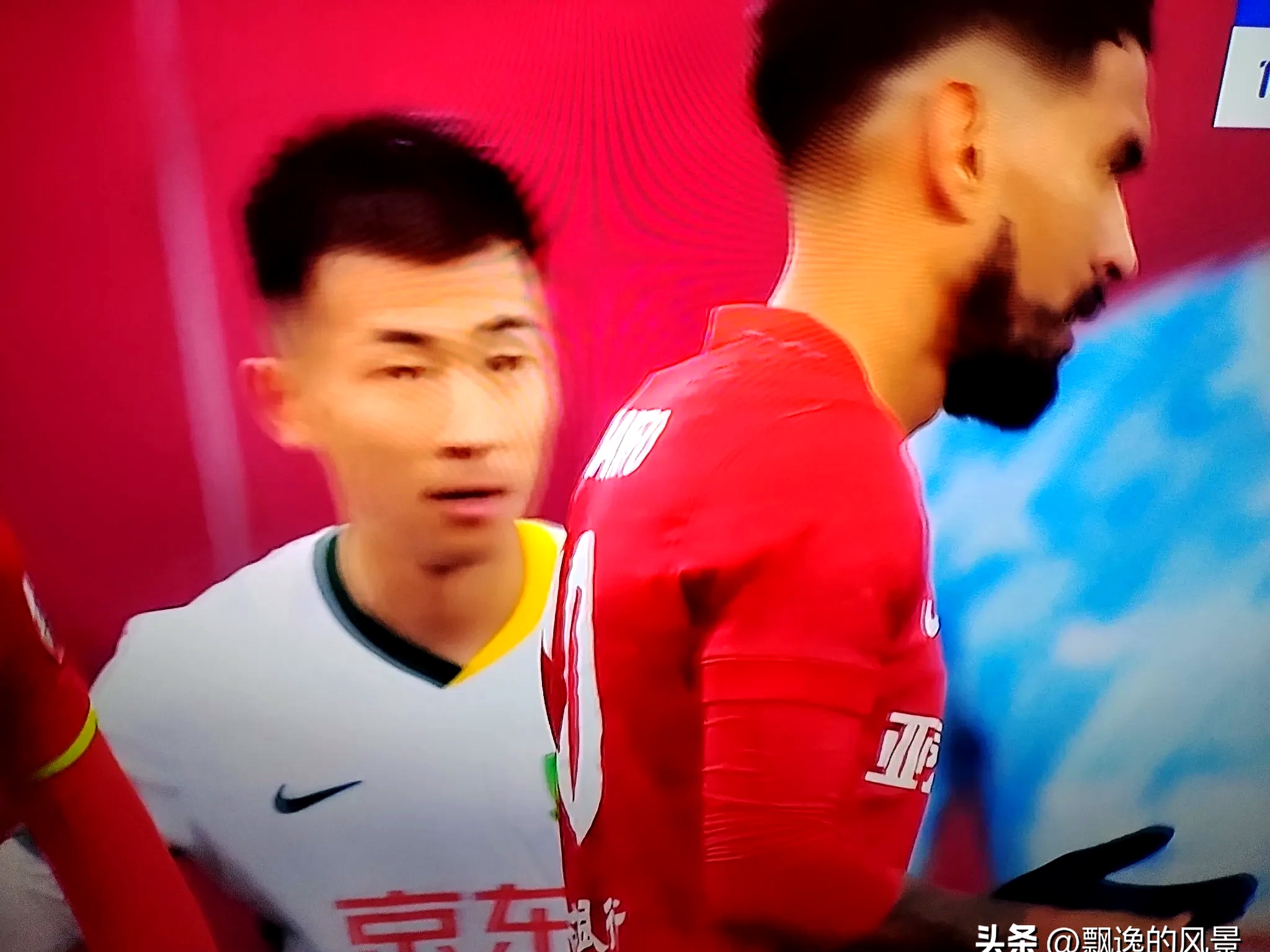 出色表现引领球队夺得比赛胜利 出色表现引领球队夺得比赛胜利