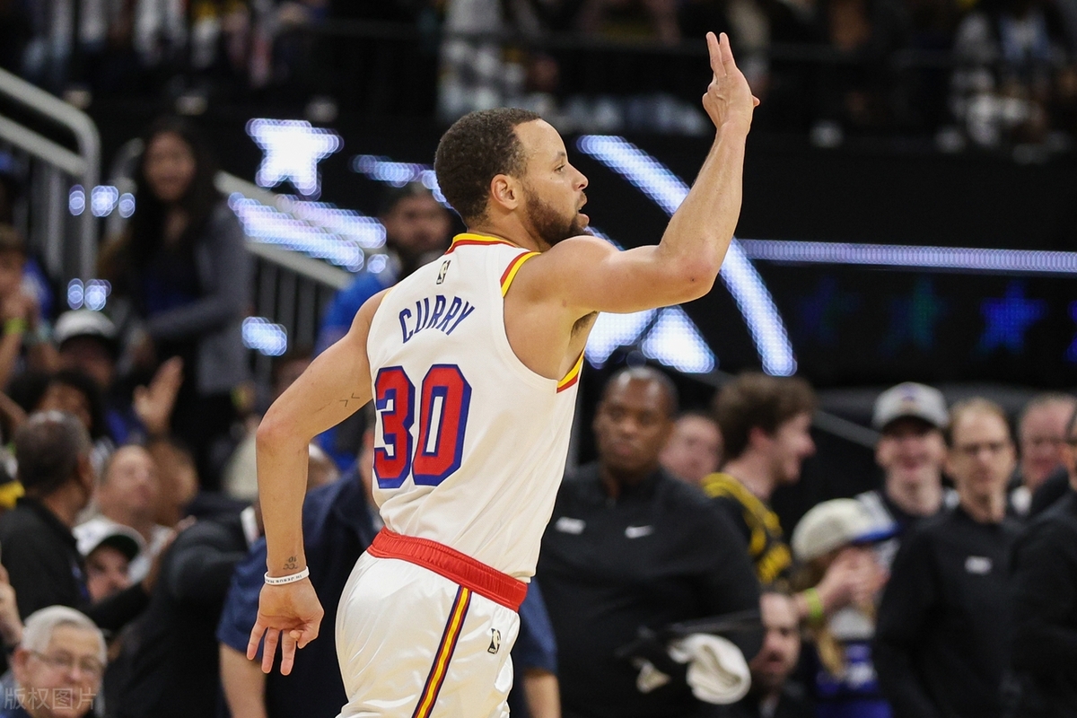 吉林队翻盘北京队，库里刷新纪录