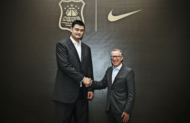 关于美国篮球明星联袂出战,助力国家队夺冠的信息 关于美国篮球明星联袂出战,助力国家队夺冠的信息