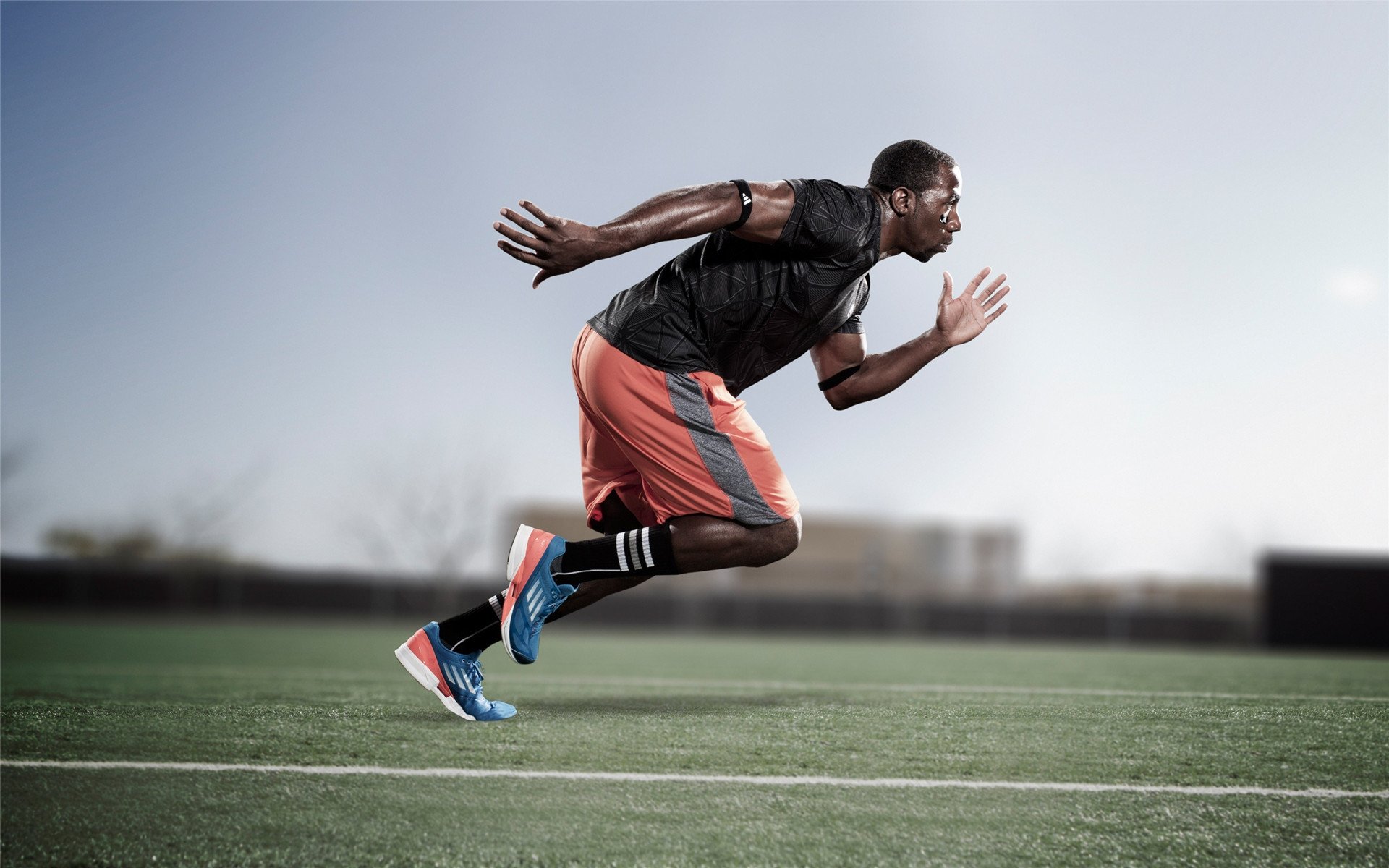 篮球场上的风暴，广东队冲垮火箭，塔图姆成为关键先生